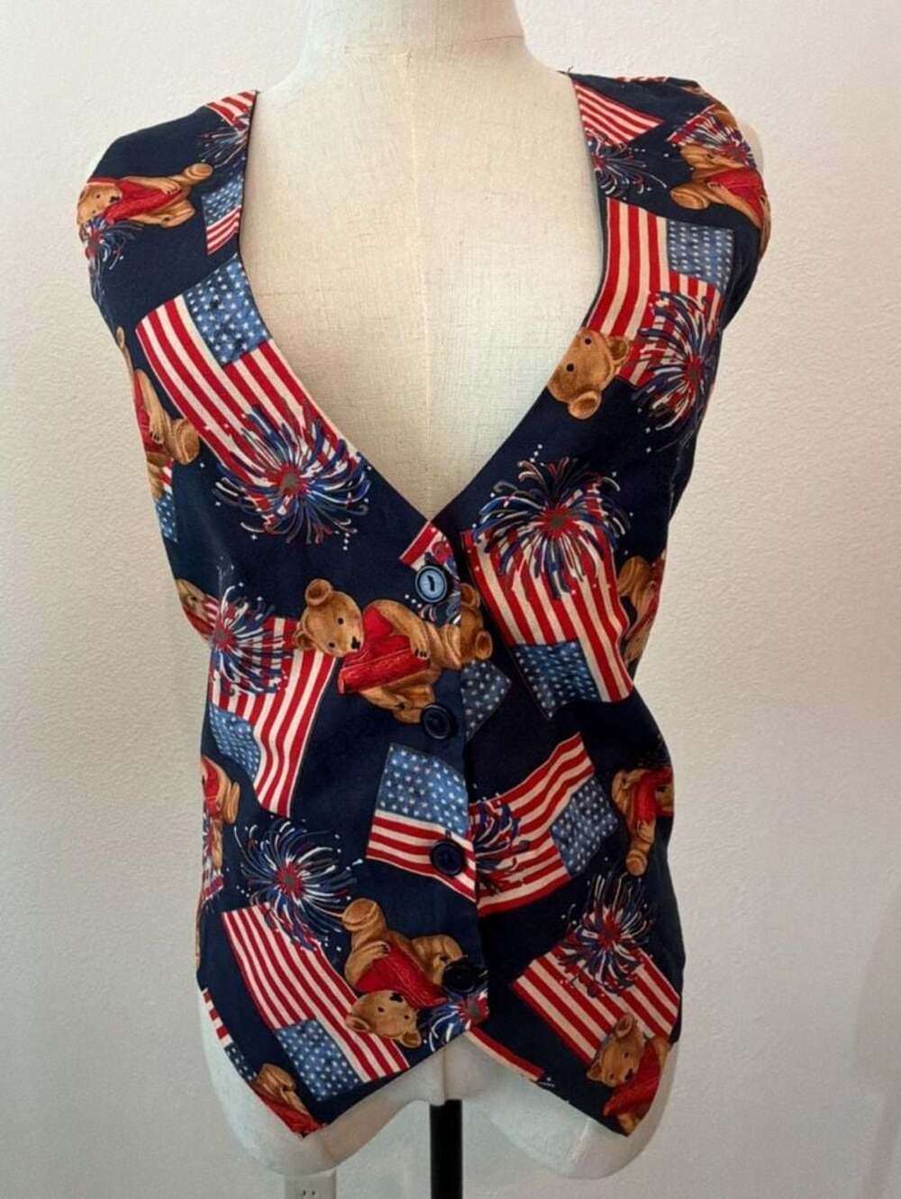 JLN USA Patriotic Teddy Bear and American Flag Print Vest